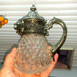 Vintage lion syrup/liquid pouring #vintage